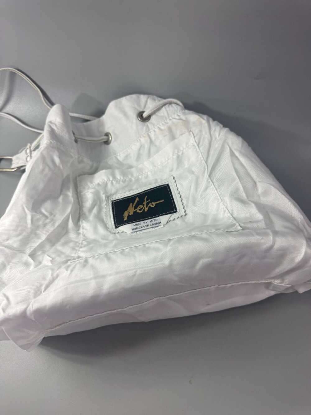 Neto White Leather Drawstring Shoulder Purse - Picture 8 of 14